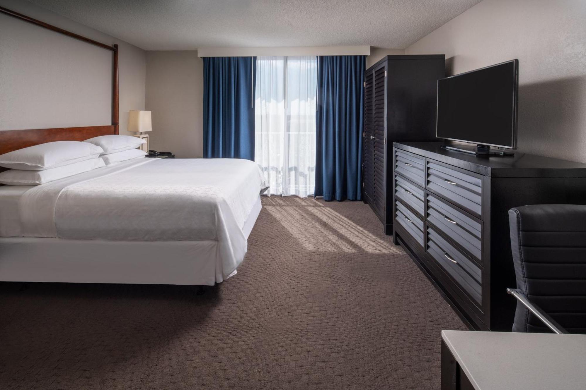 Sheraton Suites Fort Lauderdale At Cypress Creek Bagian luar foto