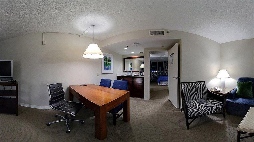 Sheraton Suites Fort Lauderdale At Cypress Creek Bagian luar foto